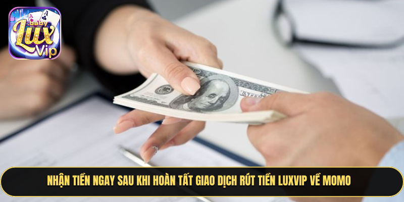 Kiểm tra thông tin tài khoản trước khi thực hiện giao dịch rút tiền LUXVIP về MoMo
