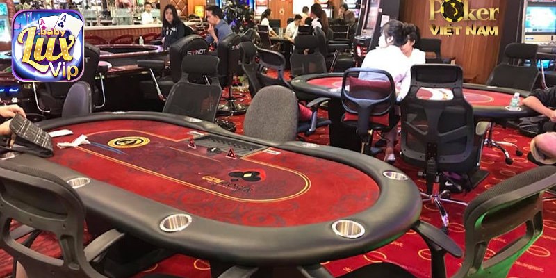 Giao diện nhà cái với nhiều bàn poker trực tuyến hấp dẫn